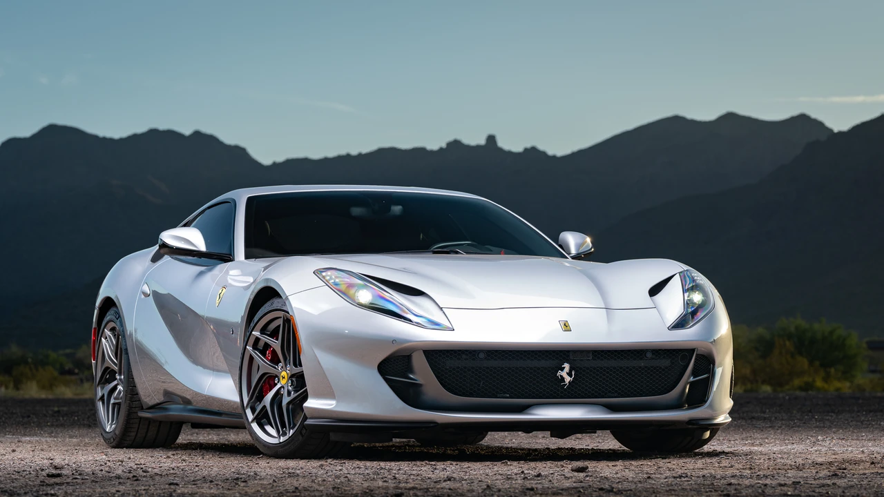 2019 Ferrari 812 Superfast - Image 27 of 31