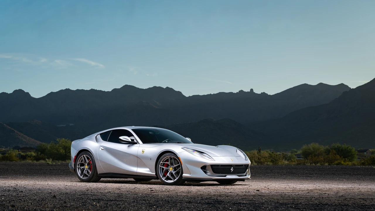 2019 Ferrari 812 Superfast - Image 23 of 31