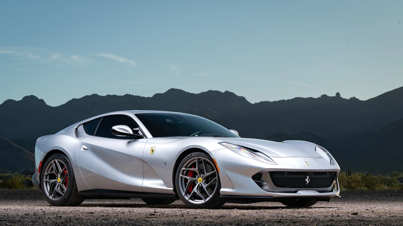 2019 Ferrari 812 Superfast - Image 25 of 31