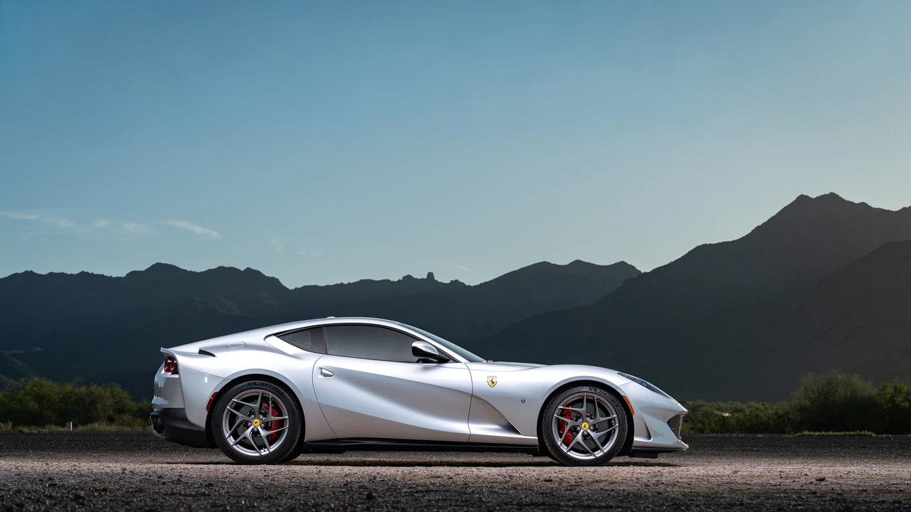 2019 Ferrari 812 Superfast - Image 21 of 31
