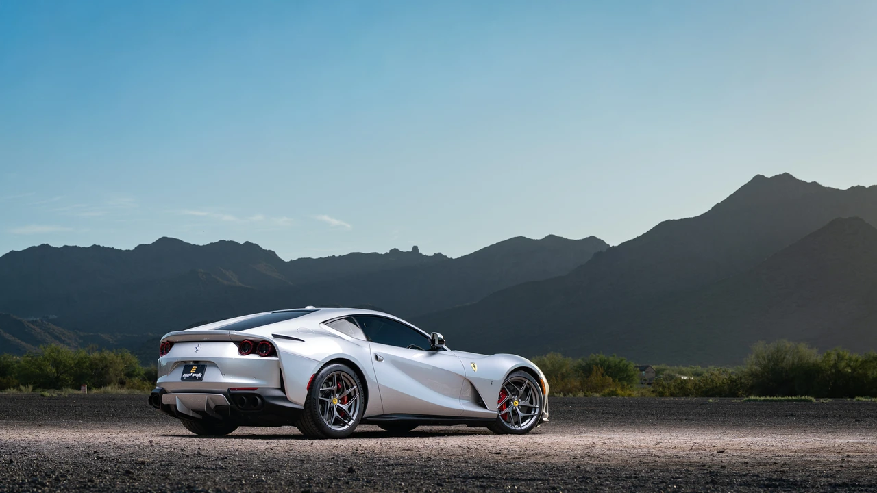 2019 Ferrari 812 Superfast - Image 18 of 31