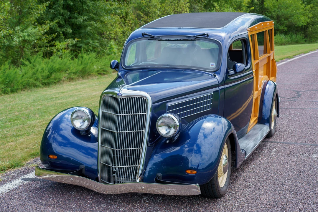 1935 Ford Model 48 & 68 - Image 4 of 31