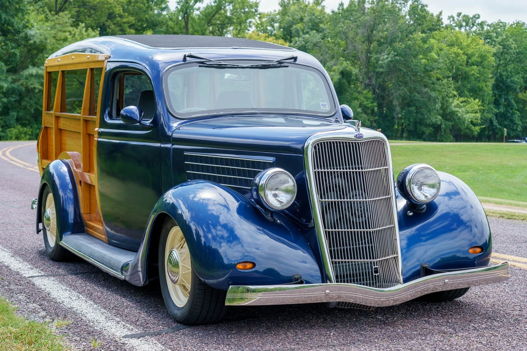 1935 Ford Model 48 & 68 - Image 8 of 31