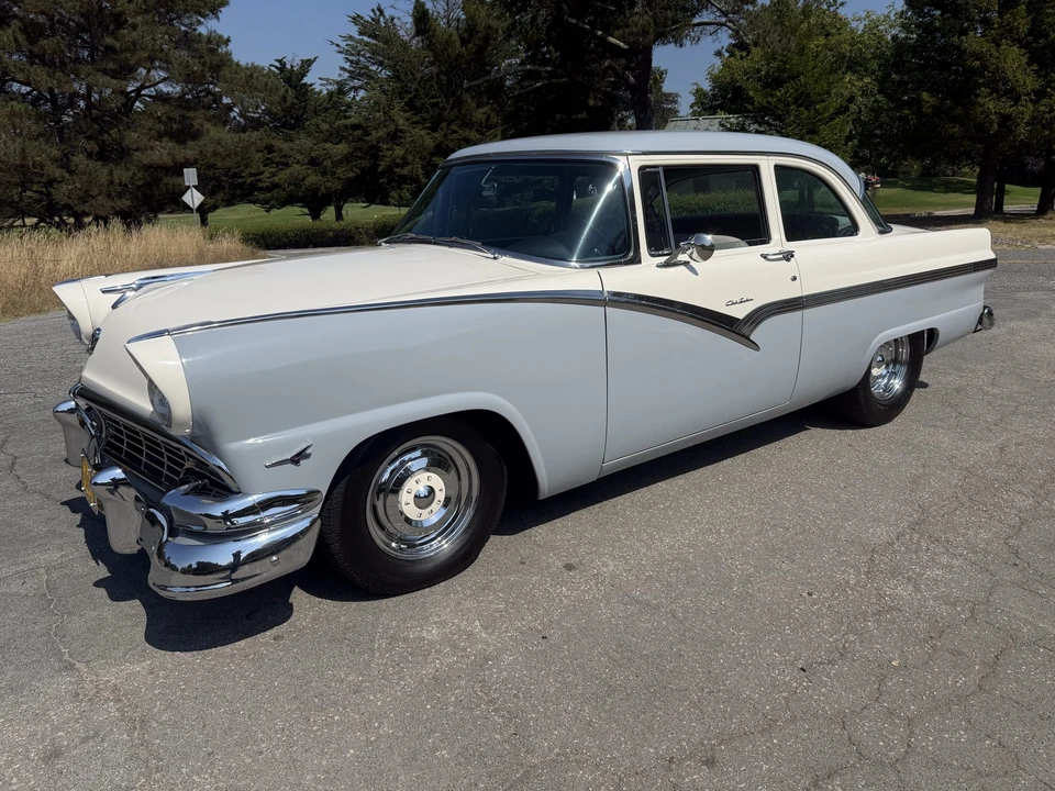 1956 Ford Fairlane 1st Gen - Image 4 of 31