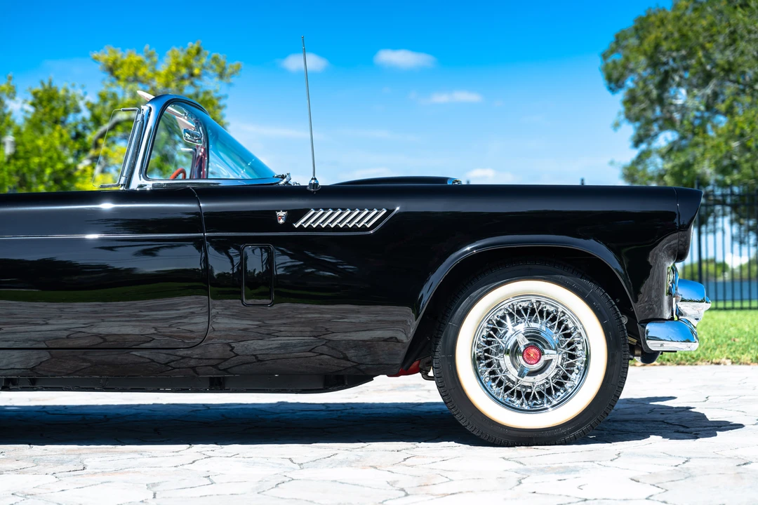 1956 Ford Thunderbird 1st Gen - Image 26 of 31