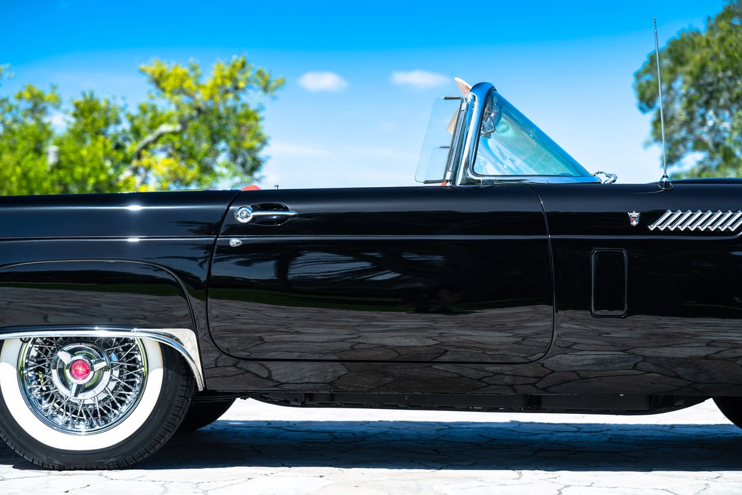 1956 Ford Thunderbird 1st Gen - Image 27 of 31
