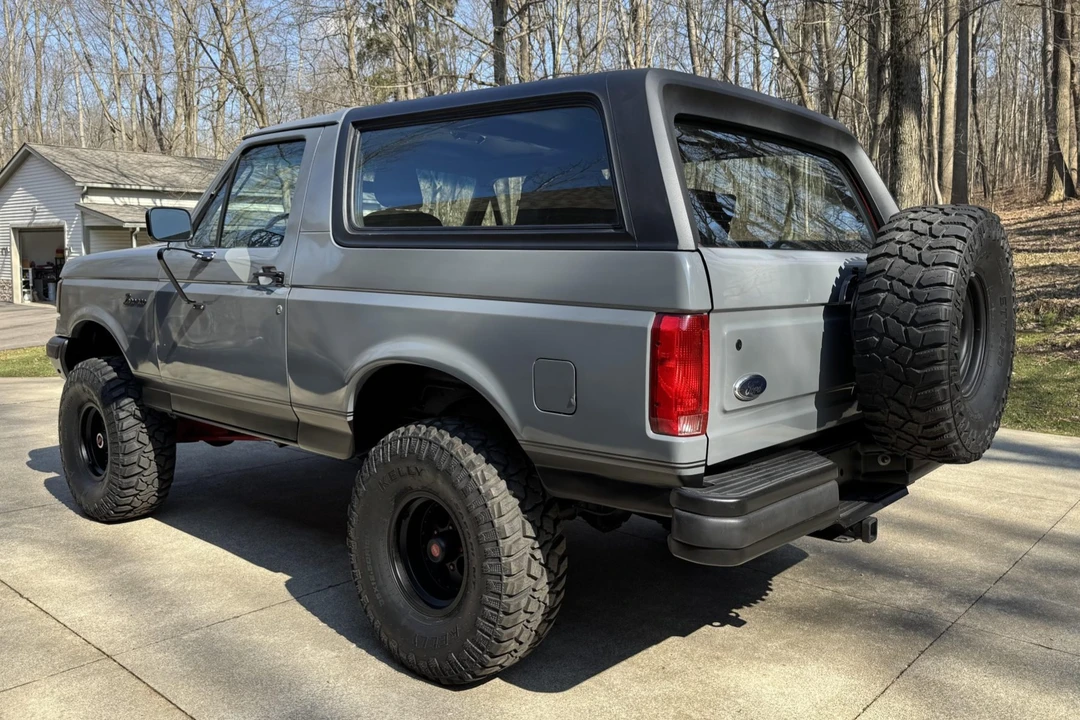 1988 Ford Bronco 4th Gen - Image 2 of 7