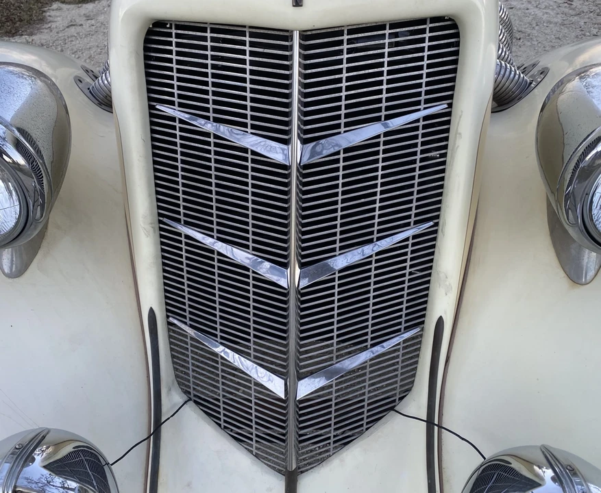 Auburn Speedster - Image 9 of 31