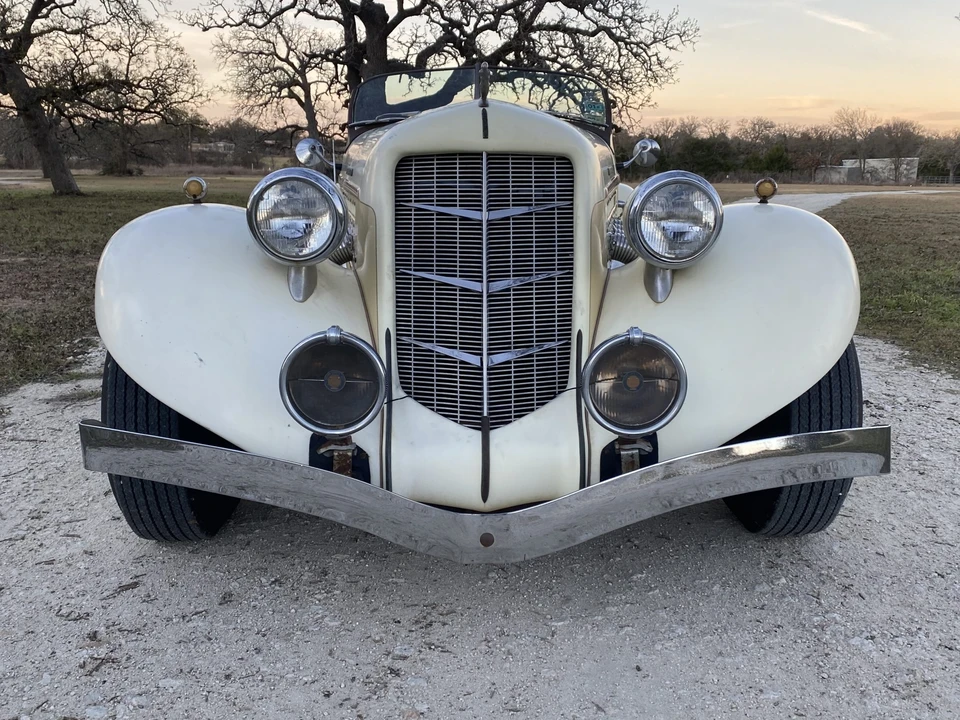Auburn Speedster - Image 3 of 31