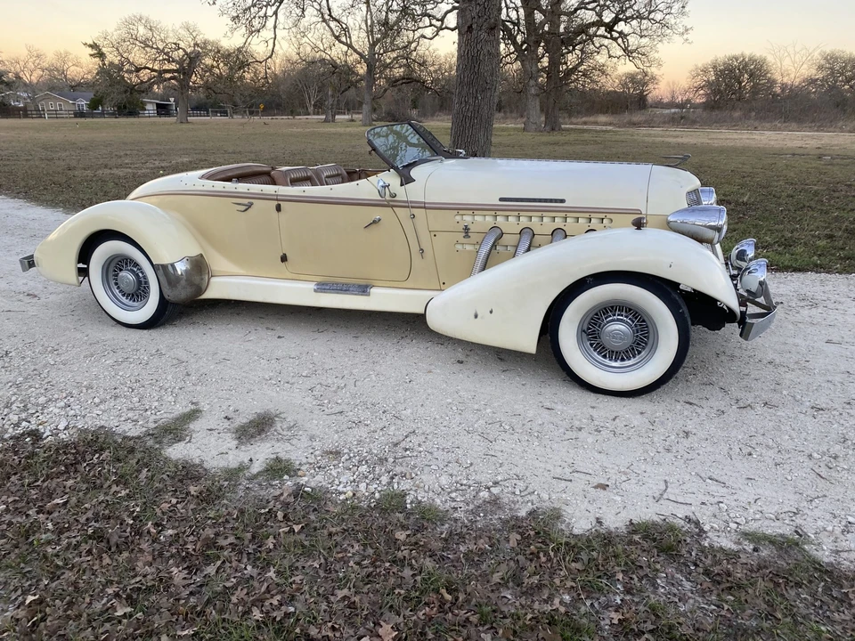 Auburn Speedster - Image 4 of 31