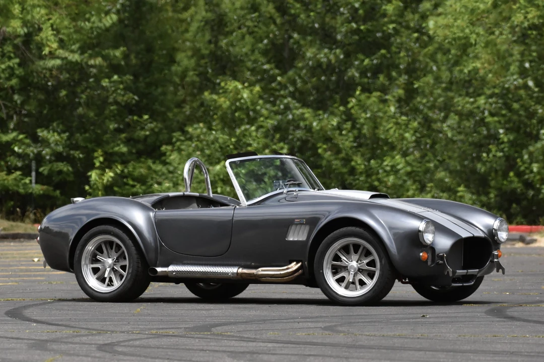 Shelby Cobra Replica - Image 11 of 31