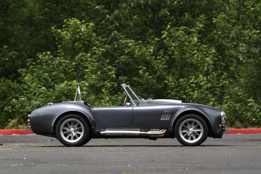 Shelby Cobra Replica - Image 12 of 31