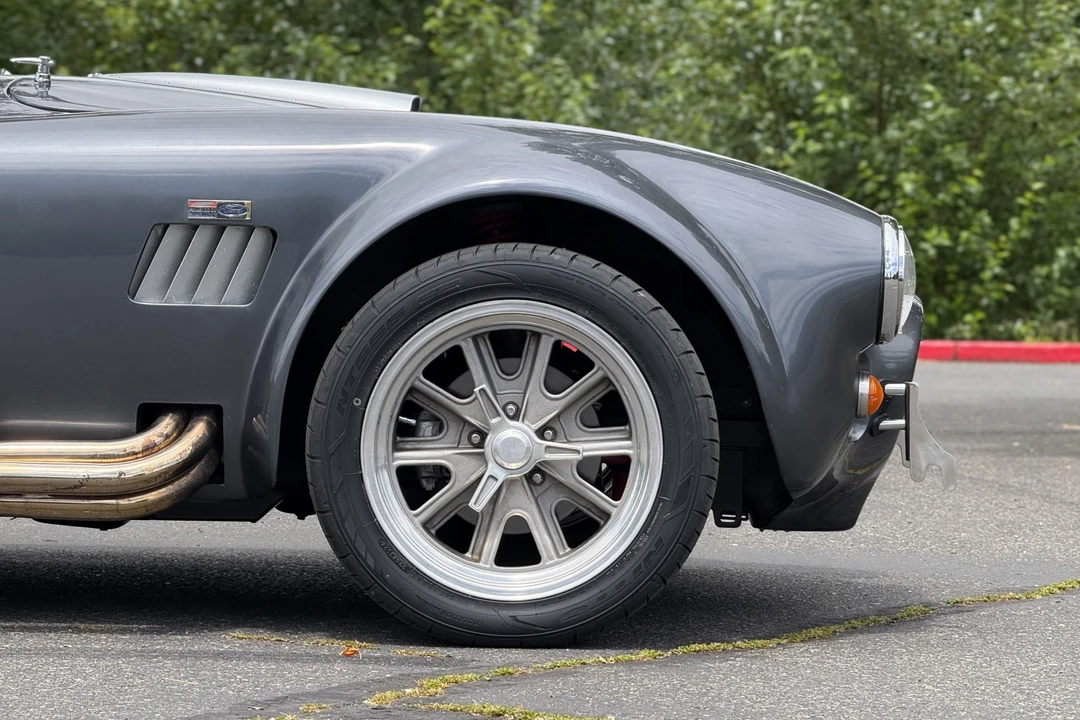 Shelby Cobra Replica - Image 29 of 31