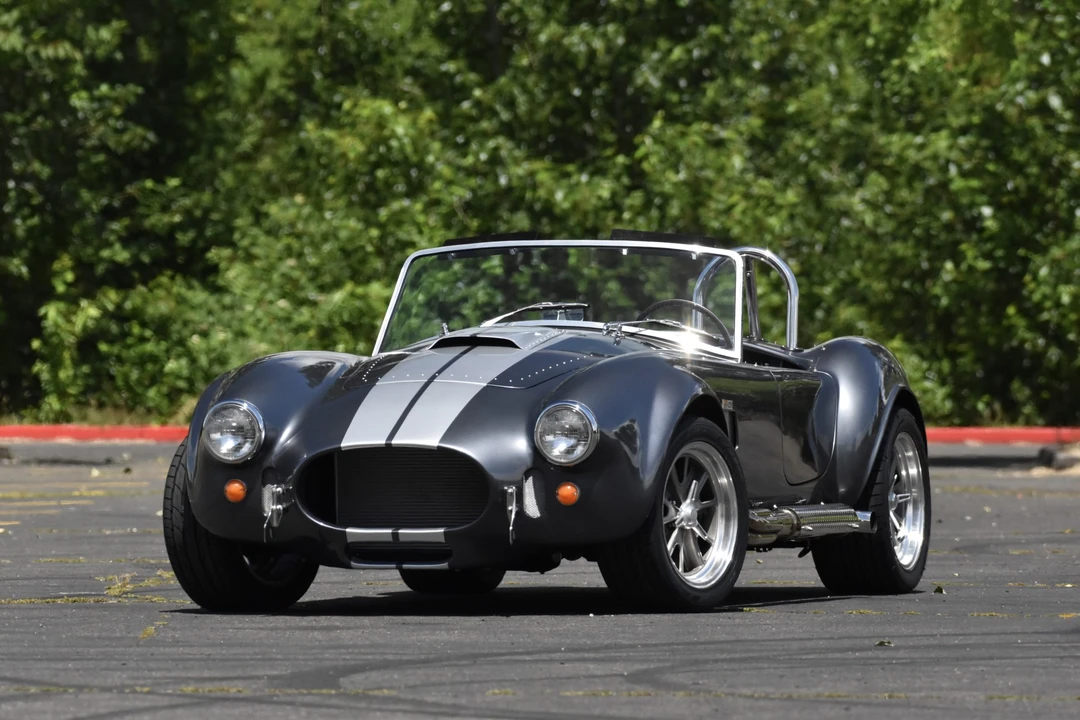 Shelby Cobra Replica - Image 2 of 31