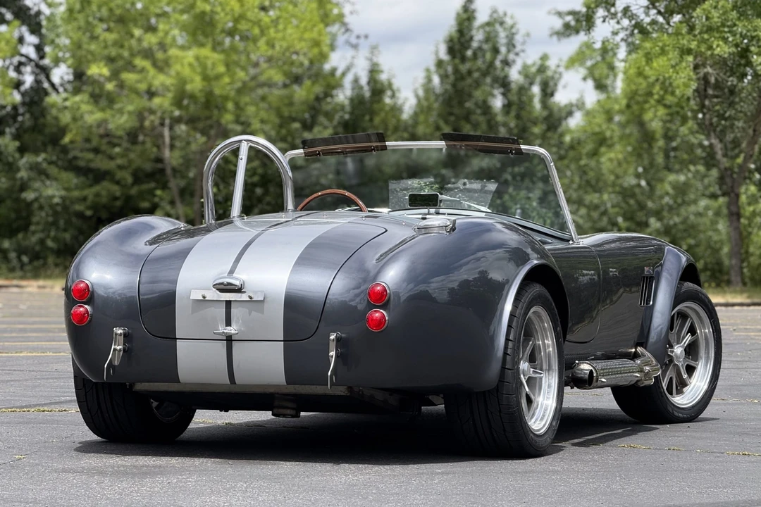 Shelby Cobra Replica - Image 15 of 31