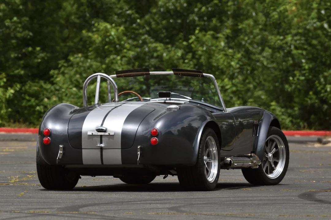 Shelby Cobra Replica - Image 16 of 31