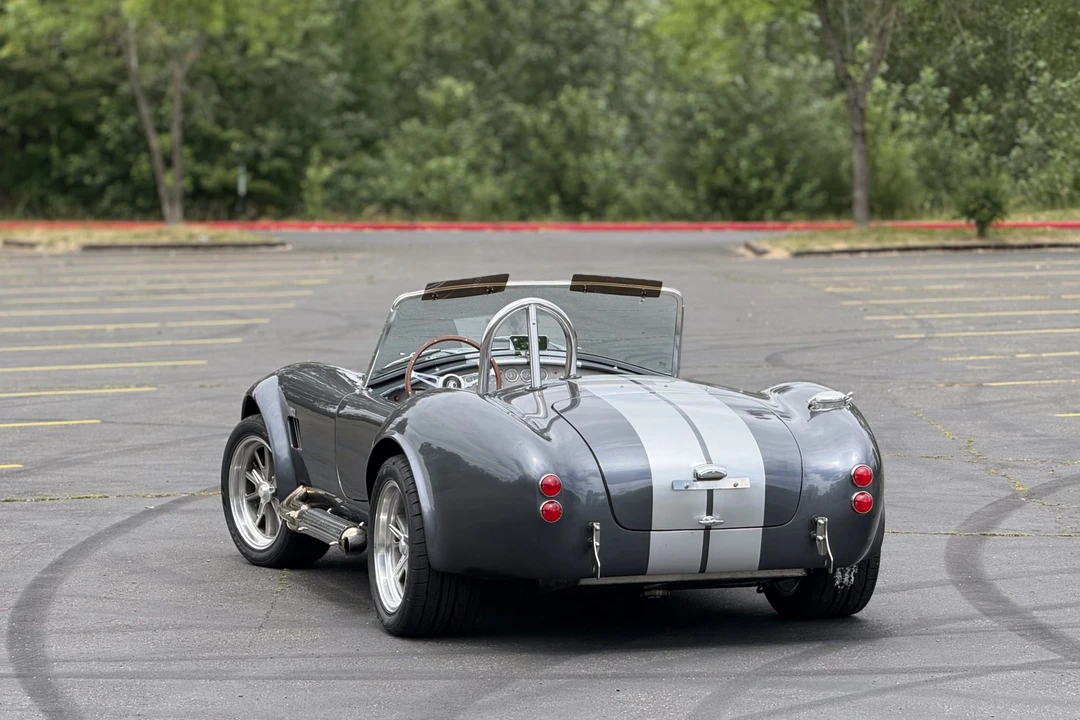 Shelby Cobra Replica - Image 17 of 31
