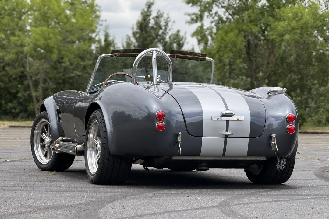 Shelby Cobra Replica - Image 18 of 31
