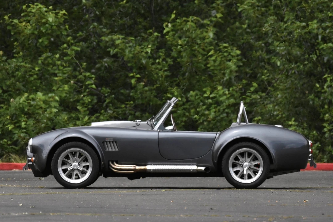 Shelby Cobra Replica - Image 21 of 31
