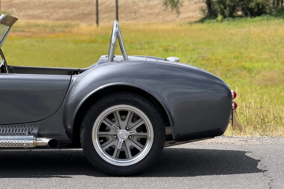 Shelby Cobra Replica - Image 27 of 31