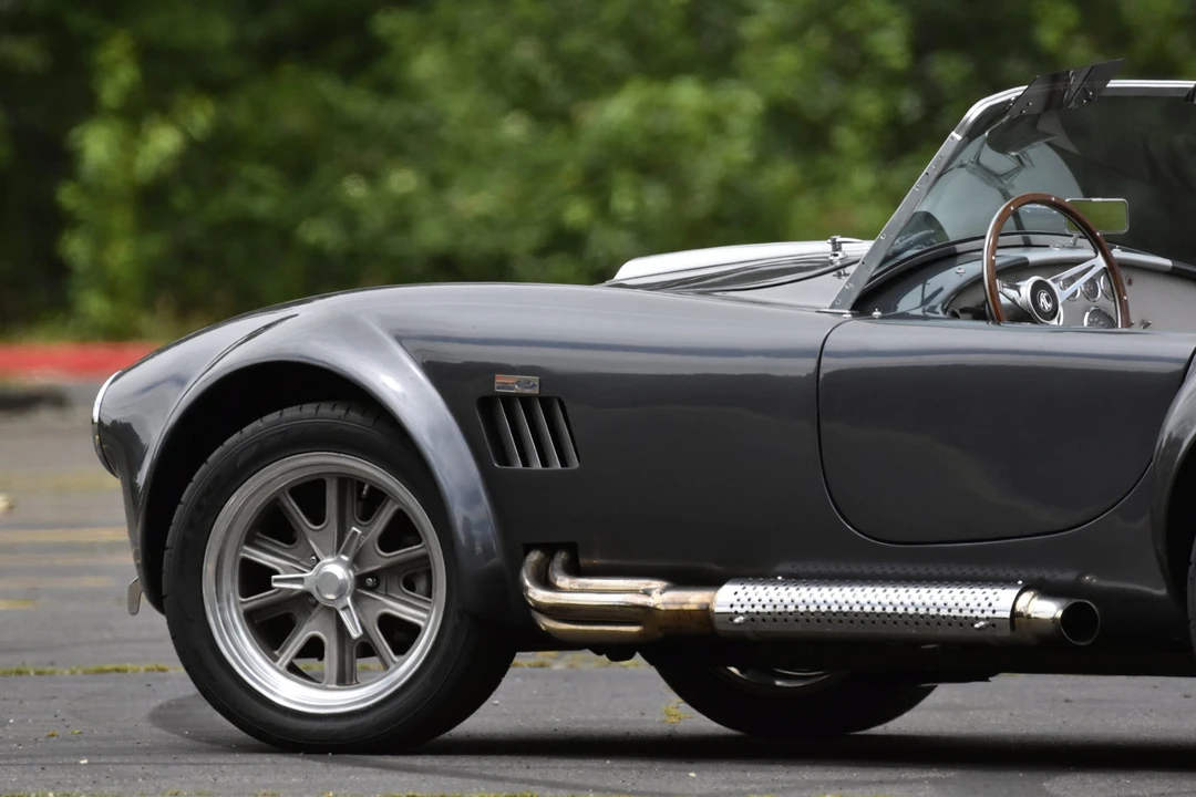 Shelby Cobra Replica - Image 24 of 31