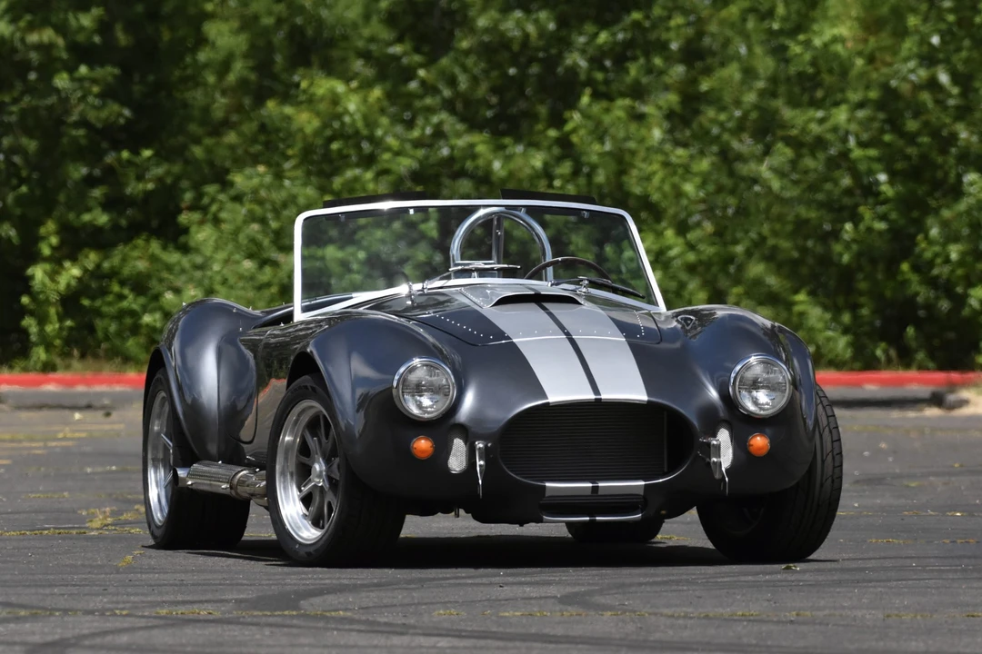 Shelby Cobra Replica - Image 6 of 31