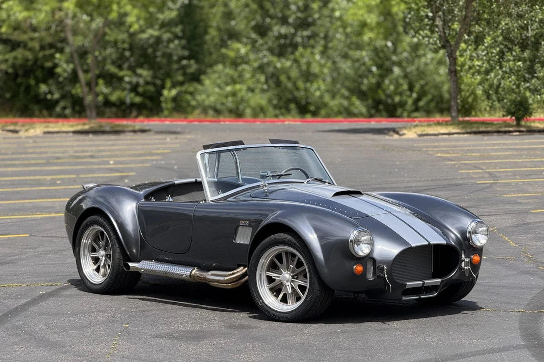 Shelby Cobra Replica - Image 8 of 31