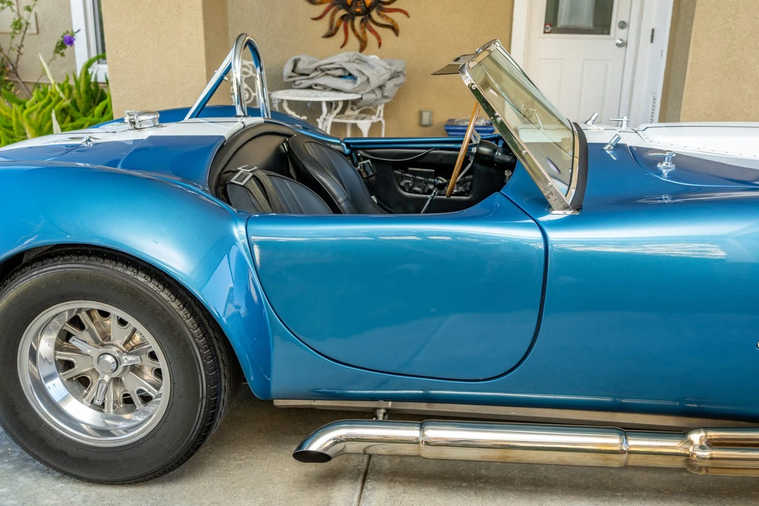 Shelby Cobra Replica - Image 26 of 31