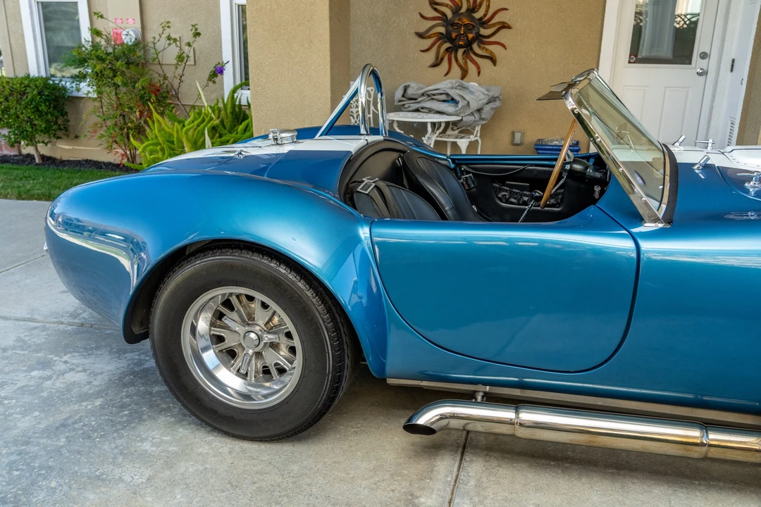 Shelby Cobra Replica - Image 25 of 31