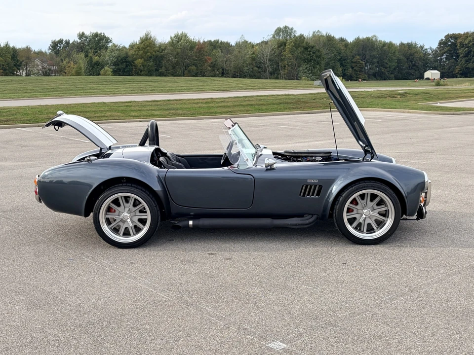 Shelby Cobra Replica - Image 22 of 31