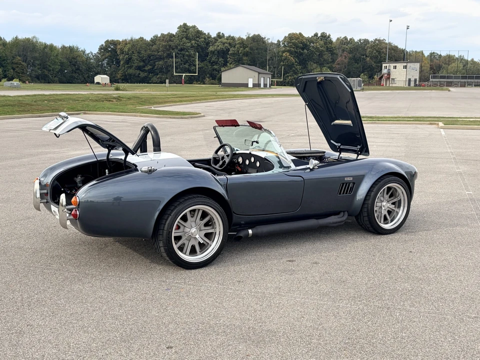 Shelby Cobra Replica - Image 23 of 31