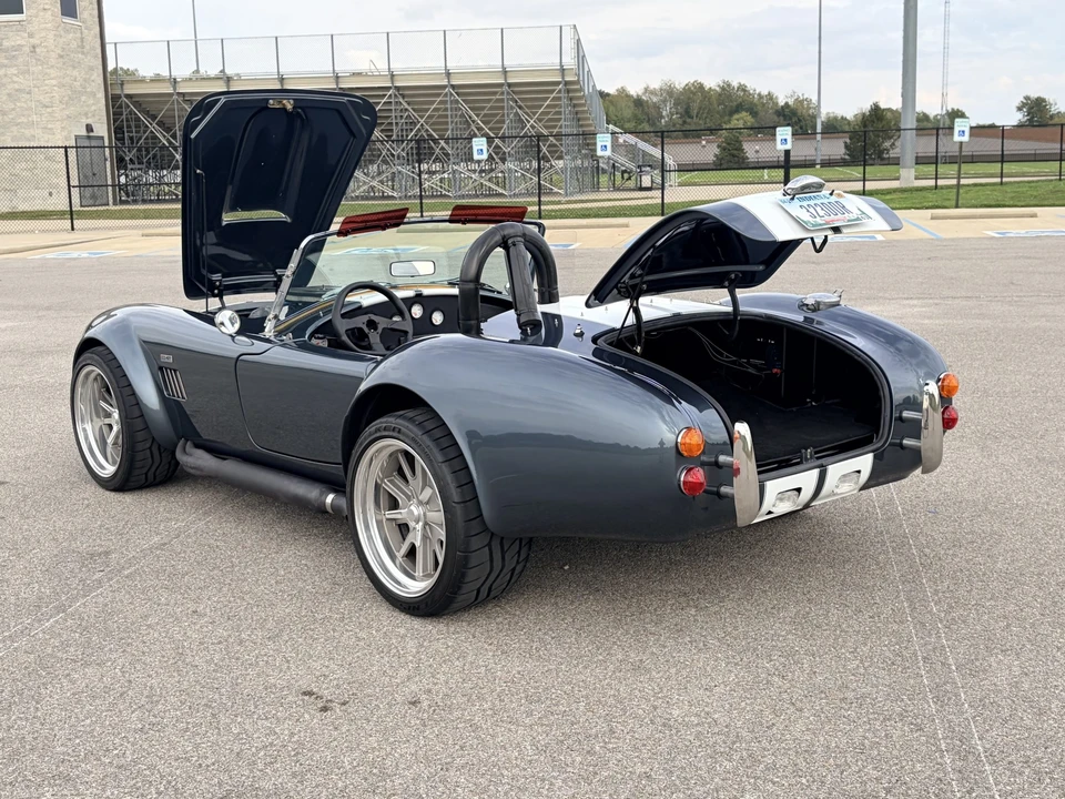 Shelby Cobra Replica - Image 25 of 31