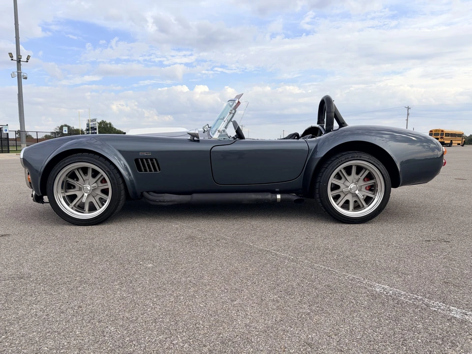 Shelby Cobra Replica - Image 21 of 31