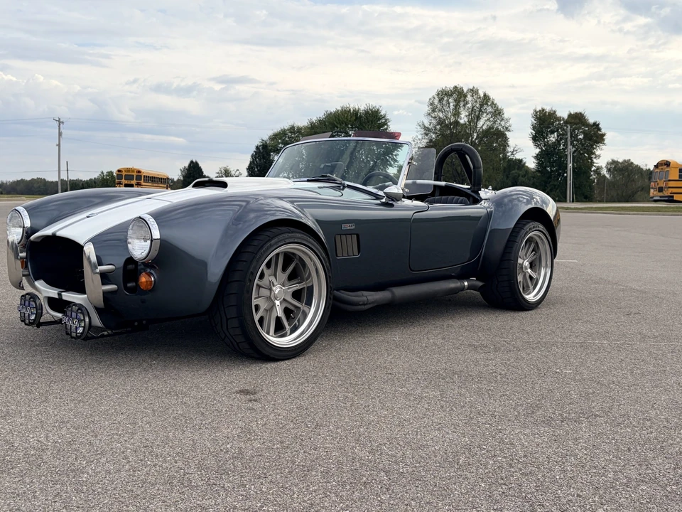 Shelby Cobra Replica - Image 3 of 31