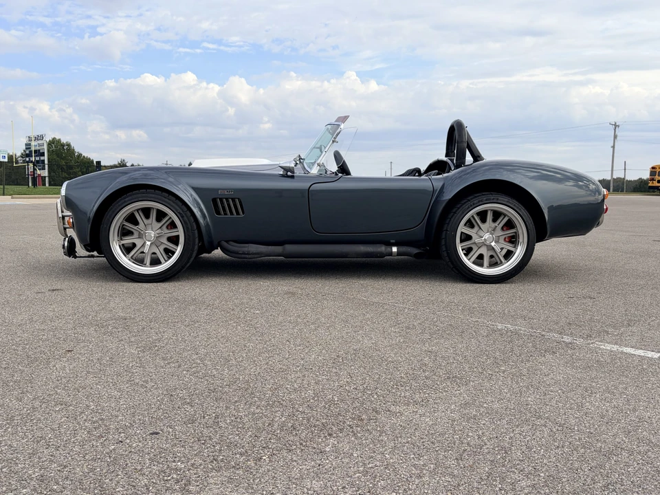 Shelby Cobra Replica - Image 20 of 31