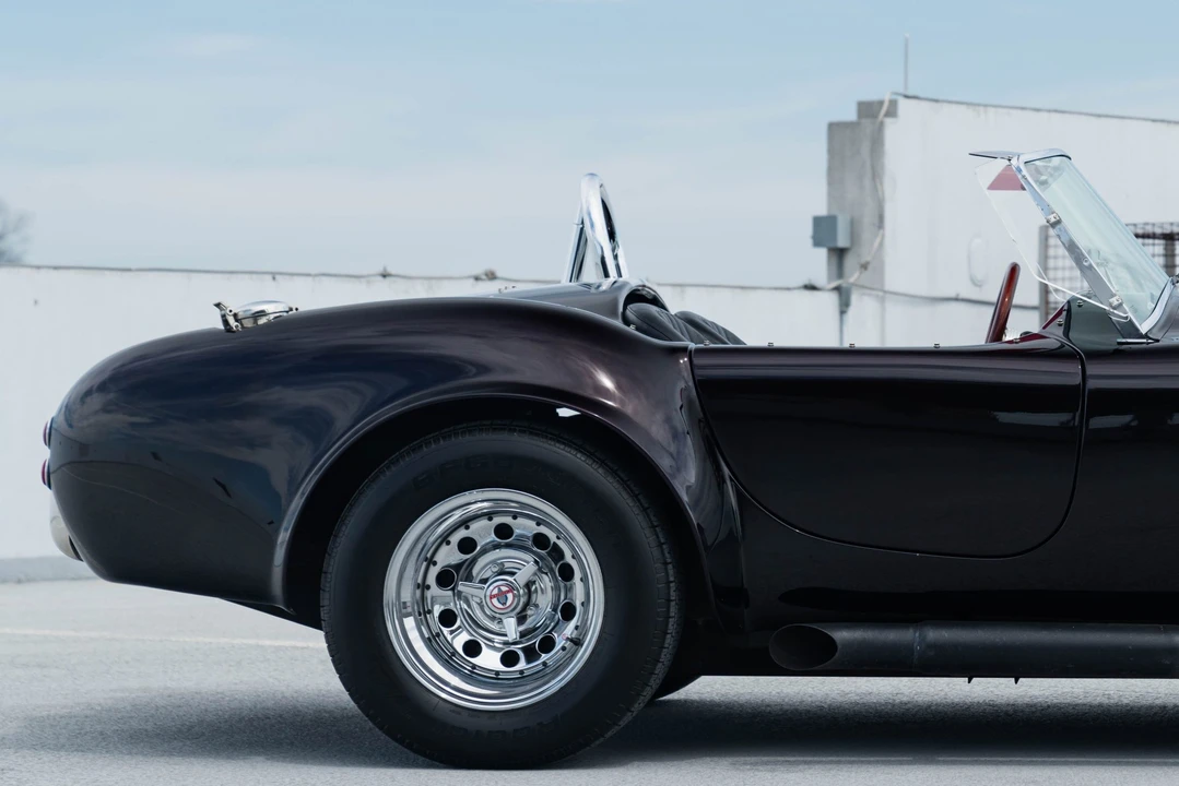 Shelby Cobra Replica - Image 17 of 31