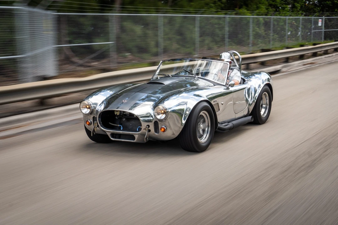 Shelby Cobra Replica - Image 2 of 31