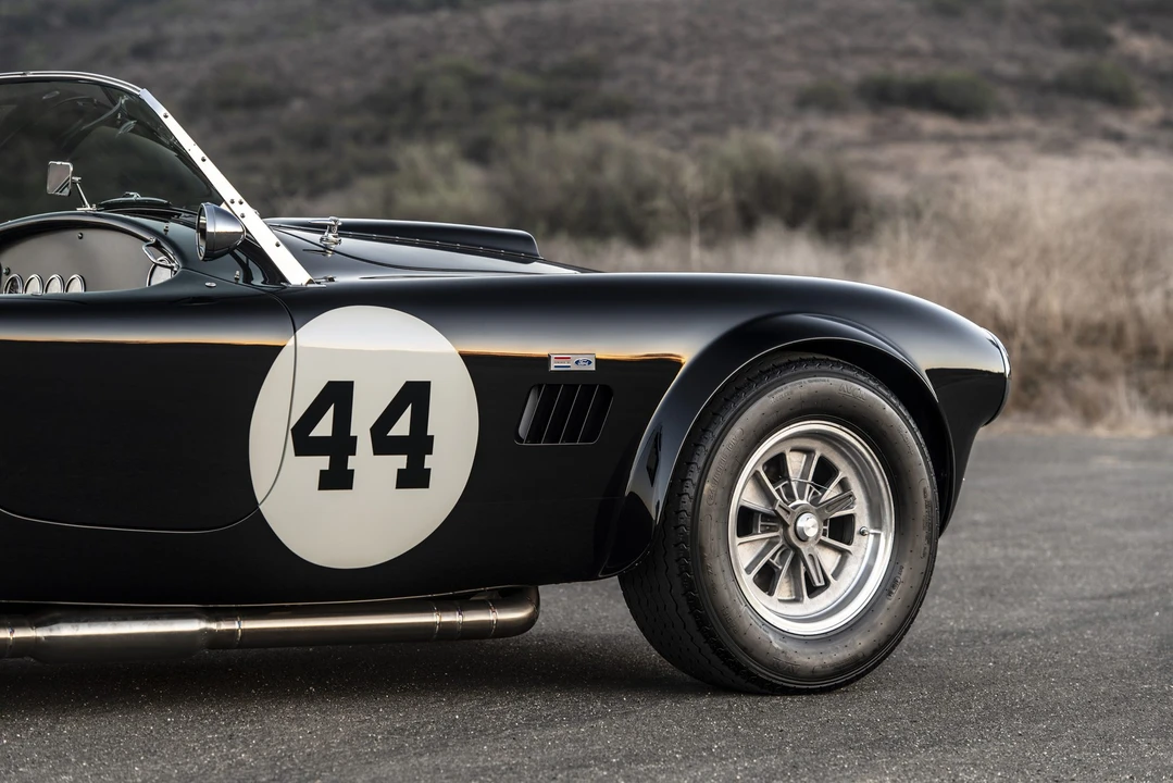 Shelby Cobra Replica - Image 14 of 31