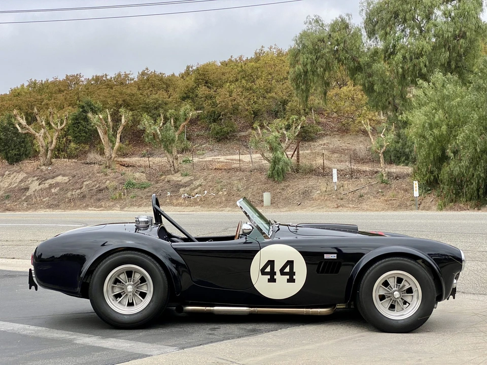 Shelby Cobra Replica - Image 9 of 31