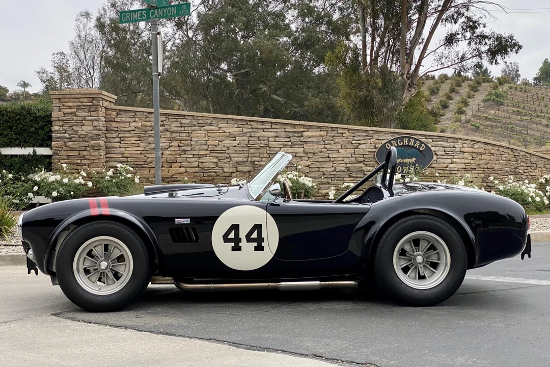 Shelby Cobra Replica - Image 3 of 31