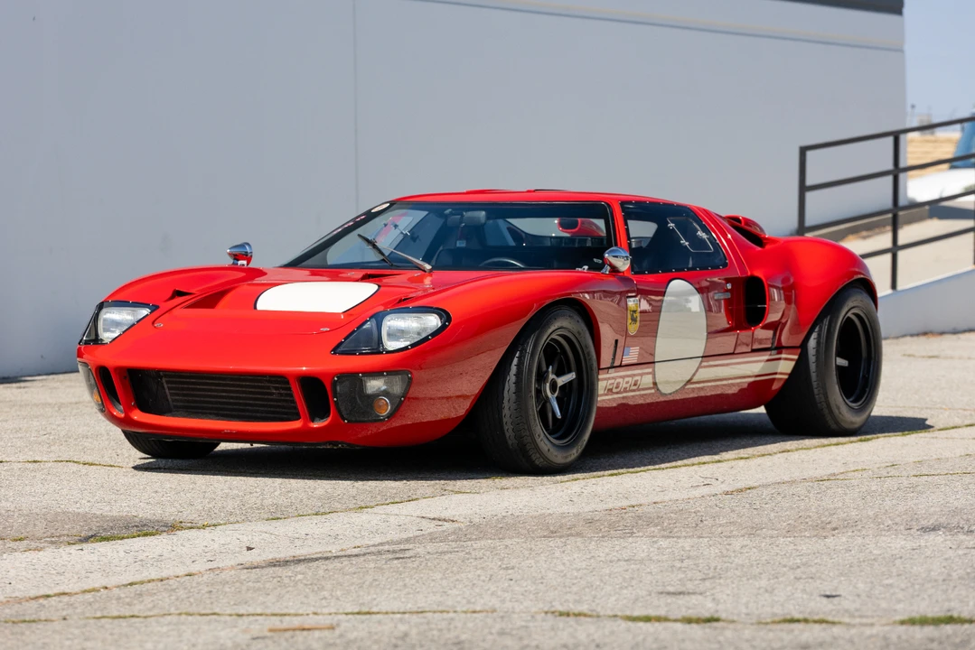 Ford GT40 - Image 3 of 31