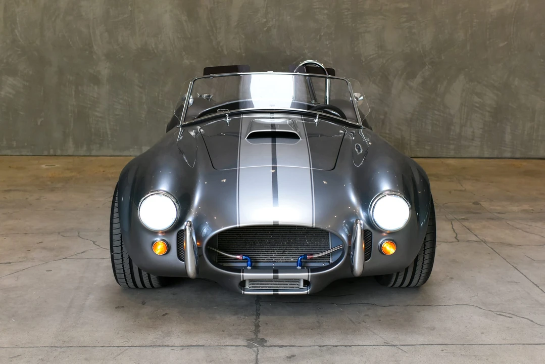Shelby Cobra Replica - Image 10 of 31