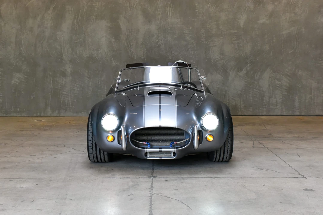Shelby Cobra Replica - Image 7 of 31