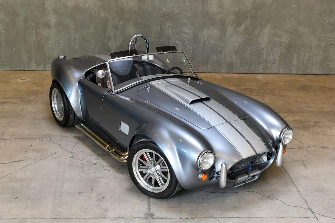 Shelby Cobra Replica - Image 11 of 31