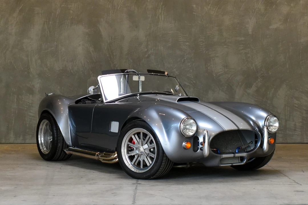 Shelby Cobra Replica - Image 15 of 31