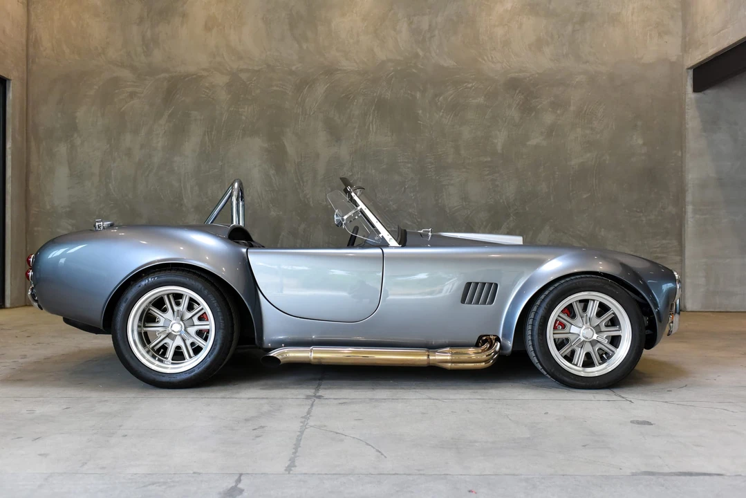 Shelby Cobra Replica - Image 16 of 31