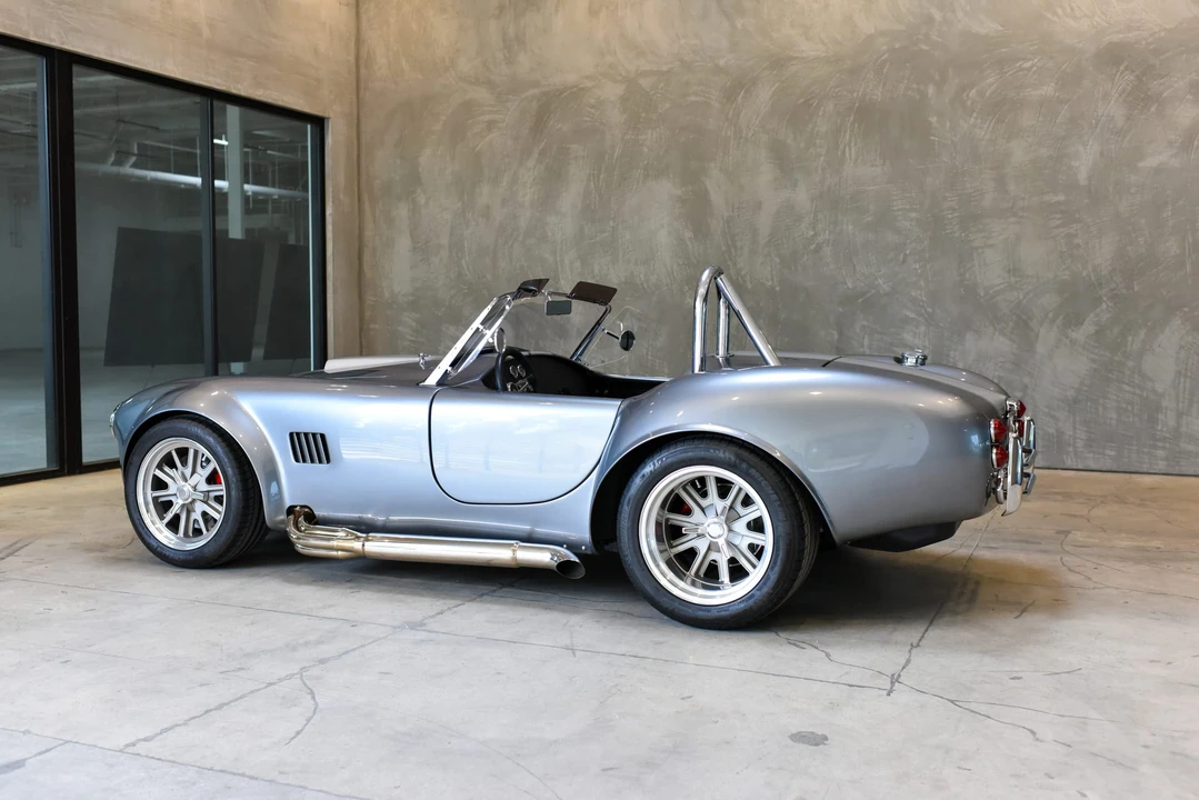 Shelby Cobra Replica - Image 30 of 31