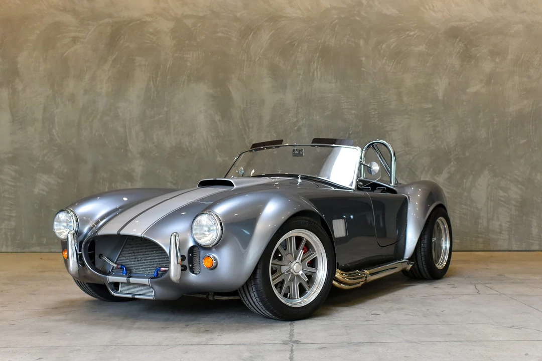 Shelby Cobra Replica - Image 4 of 31