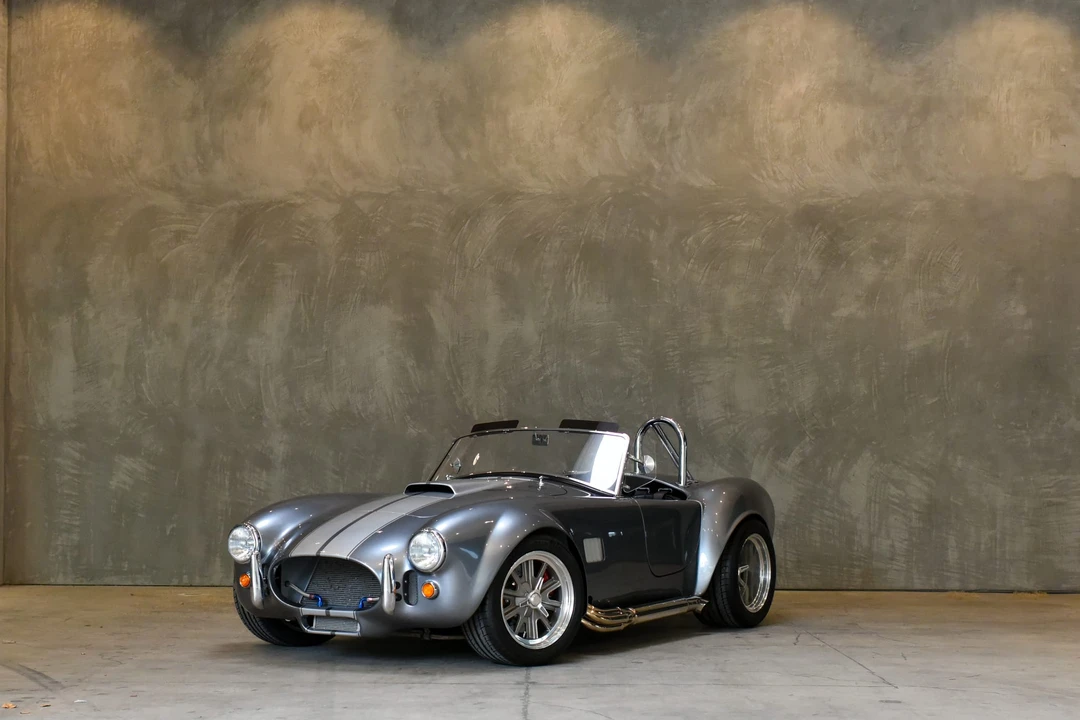 Shelby Cobra Replica - Image 2 of 31