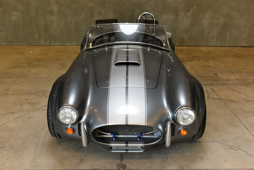Shelby Cobra Replica - Image 8 of 31
